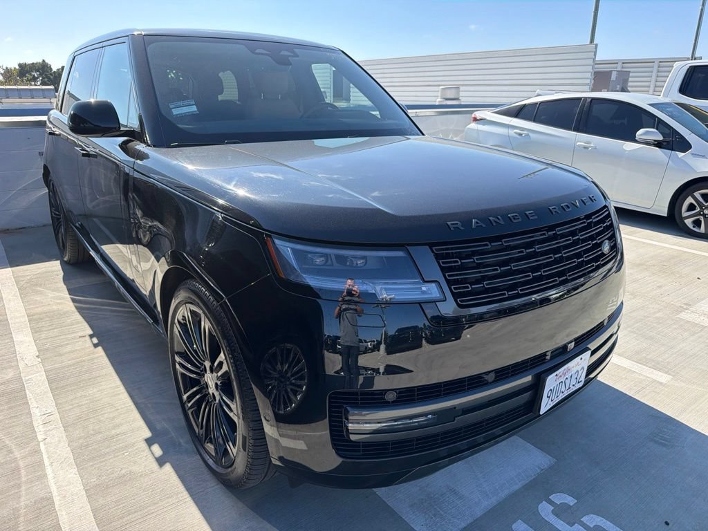 Used 2025 Land Rover Range Rover Long Wheelbase SE AWD/4WD image 3