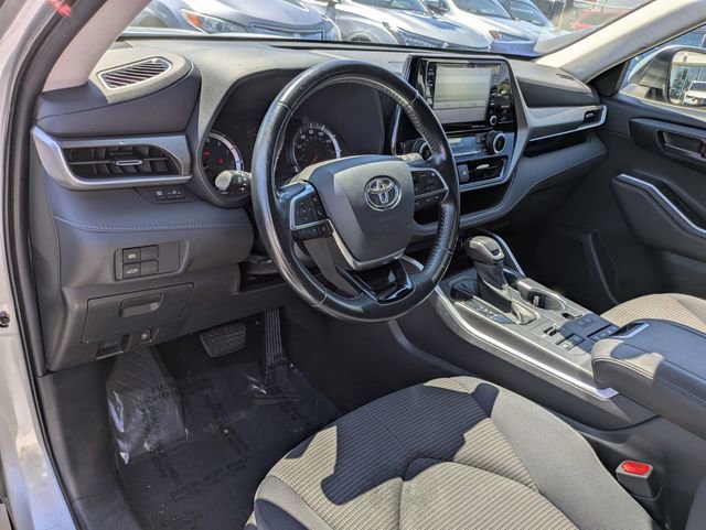 Used 2021 Toyota Highlander LE image 9