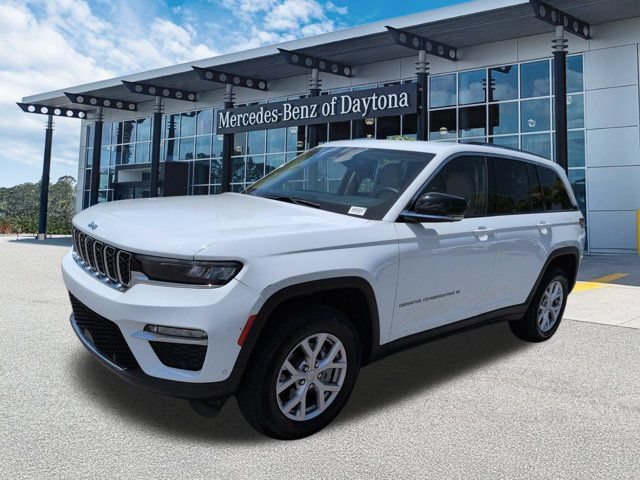 Used 2022 Jeep Grand Cherokee Limited w/ Luxury Tech Group II AWD/4WD image 8