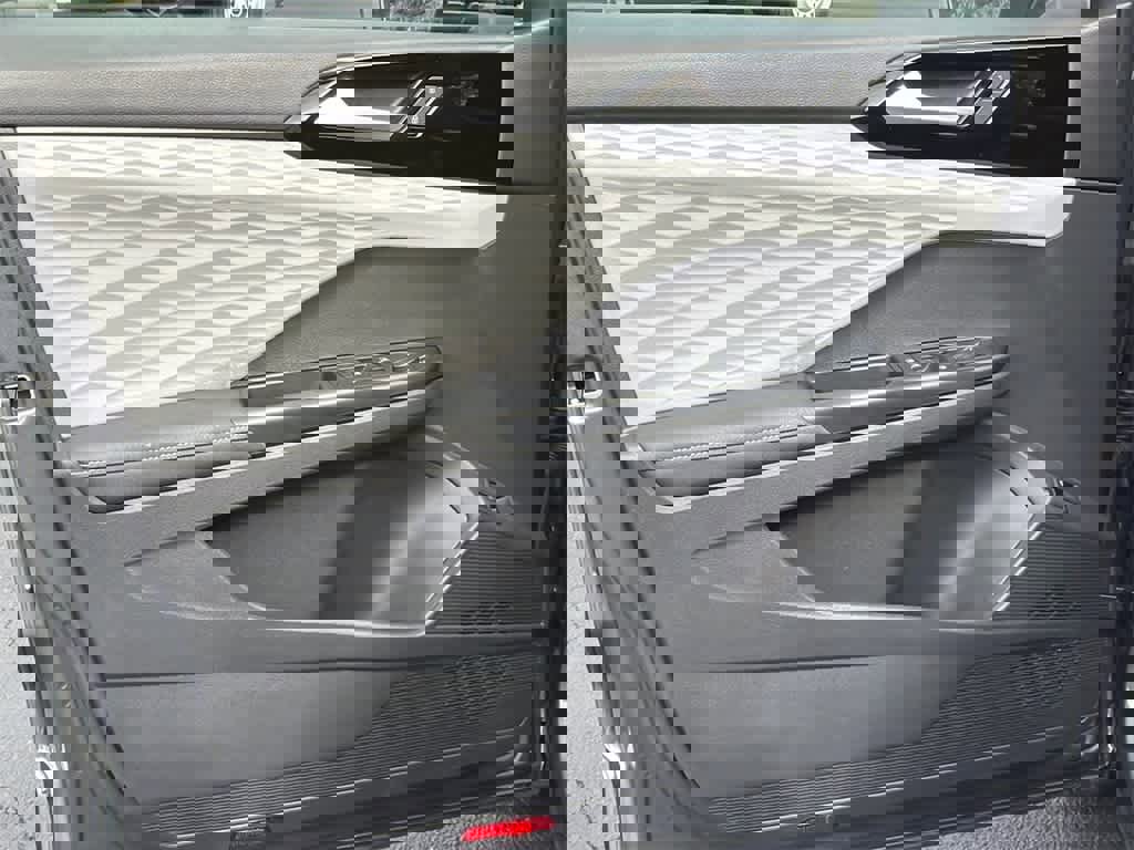 Used 2024 Volkswagen Taos S image 11