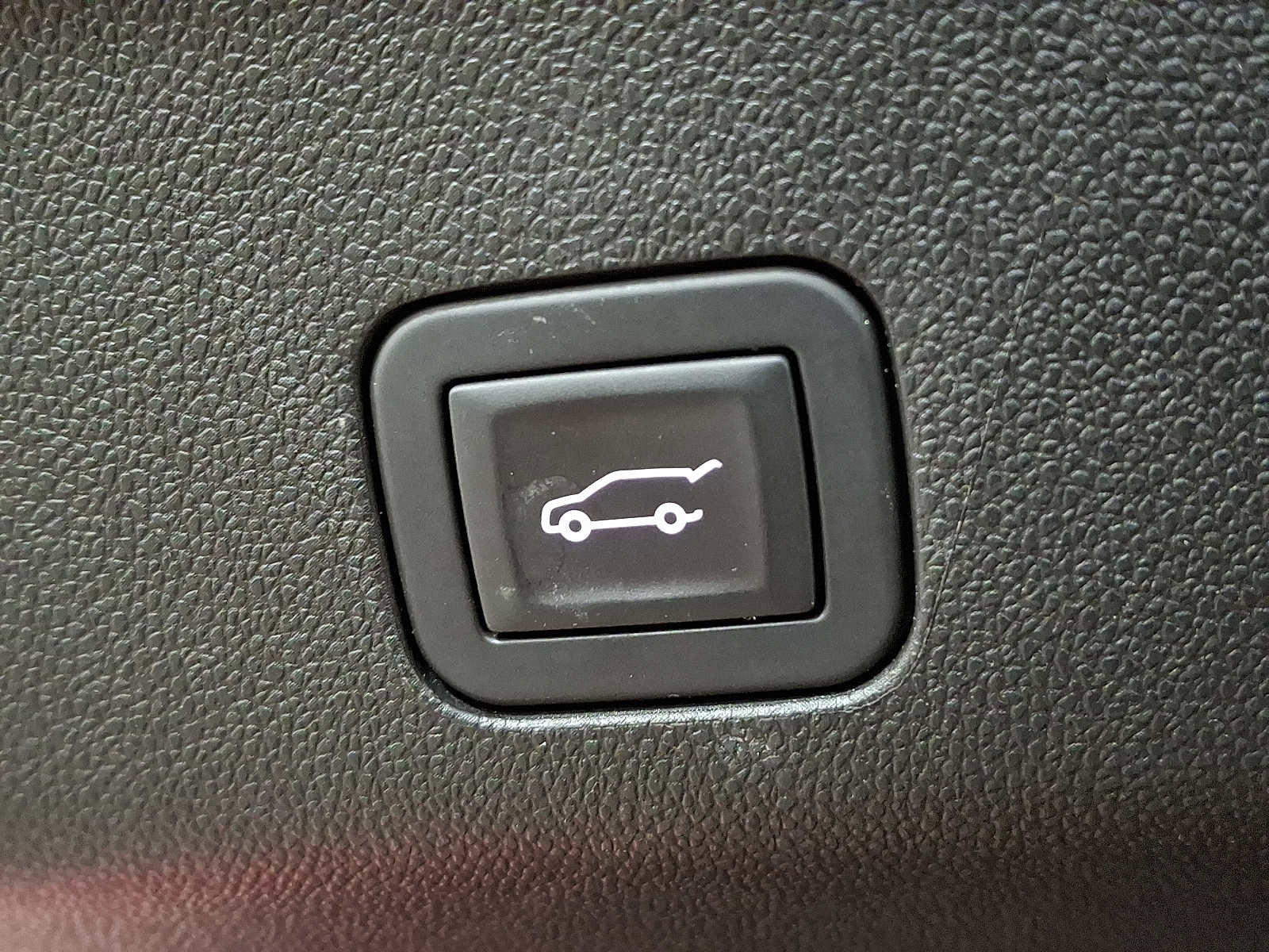 Used 2024 Chevrolet Tahoe Z71 w/ Luxury Package image 30