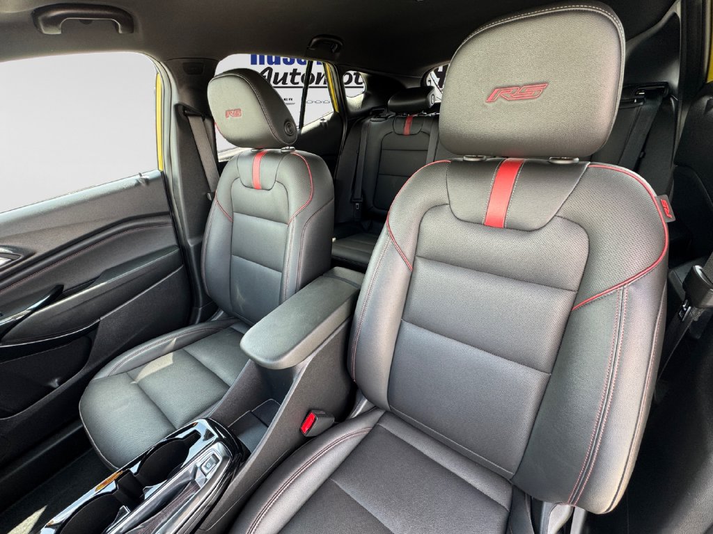 Used 2024 Chevrolet Trax RS w/ Driver Confidence Package FWD image 19