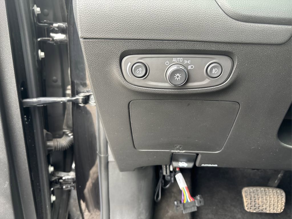 Used 2023 Buick Encore GX Select w/ Sport Touring Package image 25