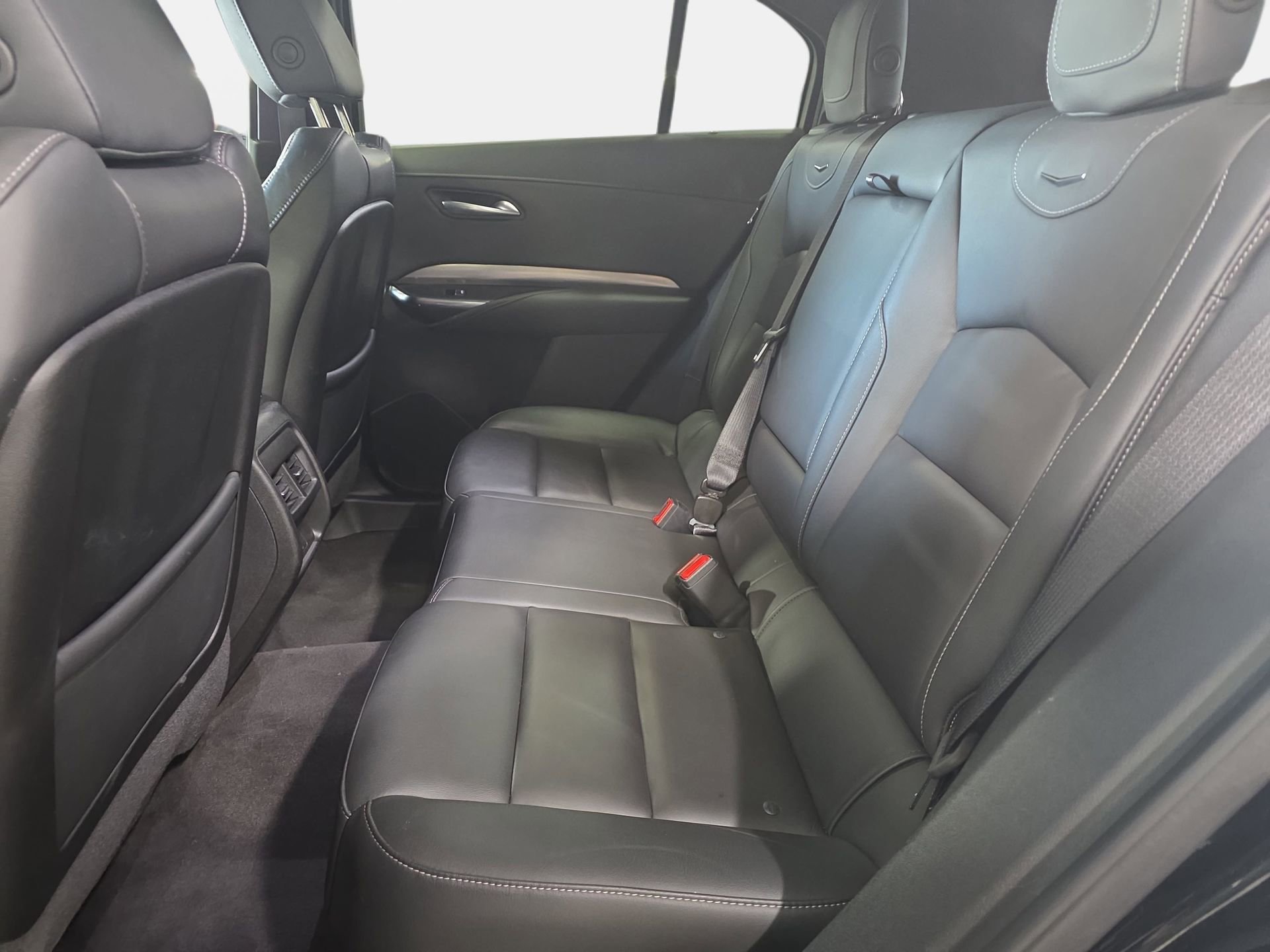 Used 2025 Cadillac XT4 Premium Luxury FWD image 14