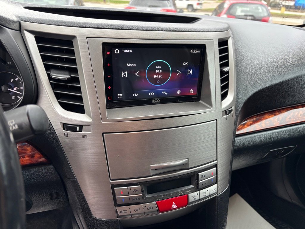 Used 2011 Subaru Outback 2.5i Limited image 7