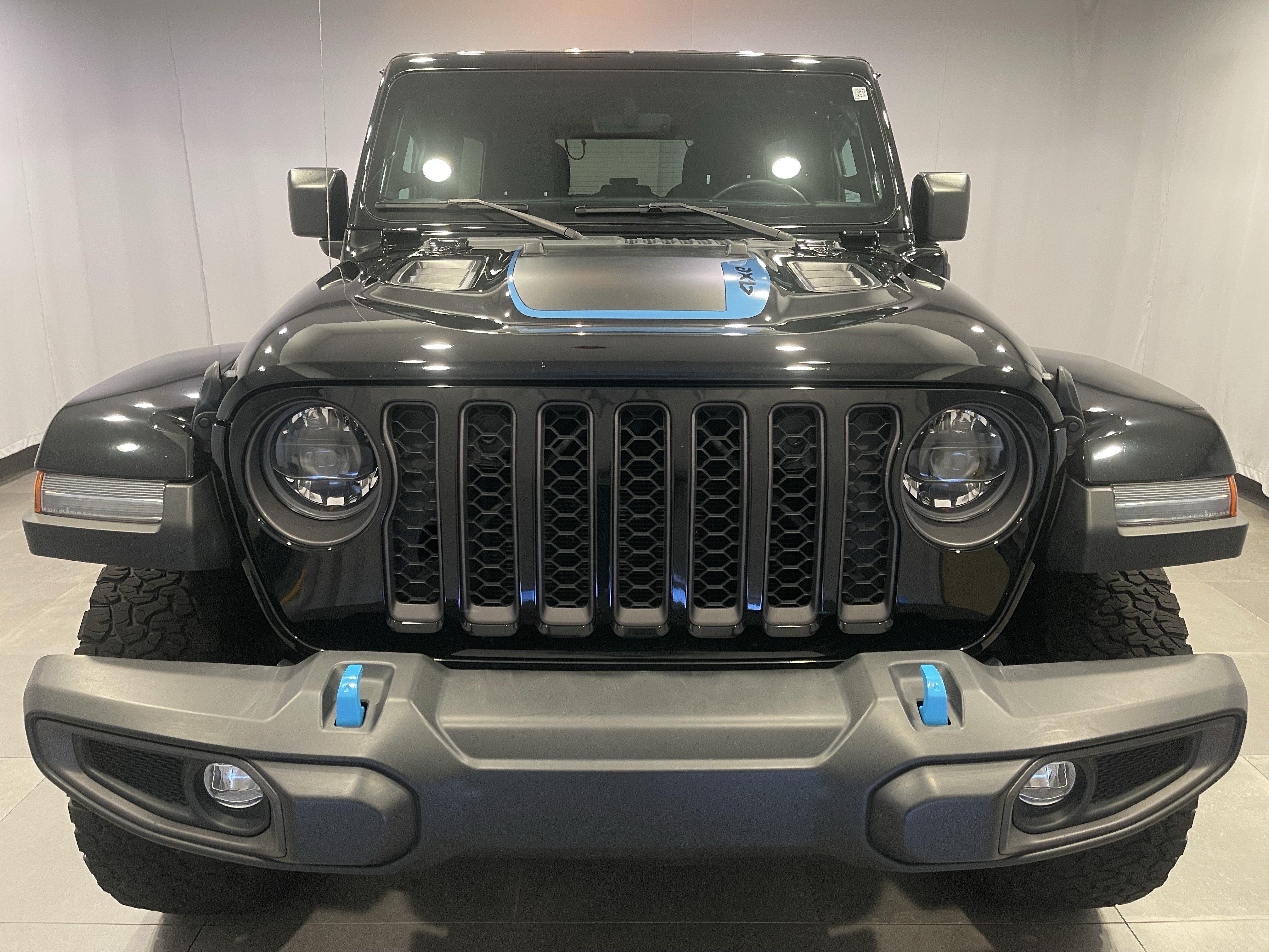 Used 2023 Jeep Wrangler Unlimited Rubicon 4xe w/ Cold Weather Group AWD/4WD image 2