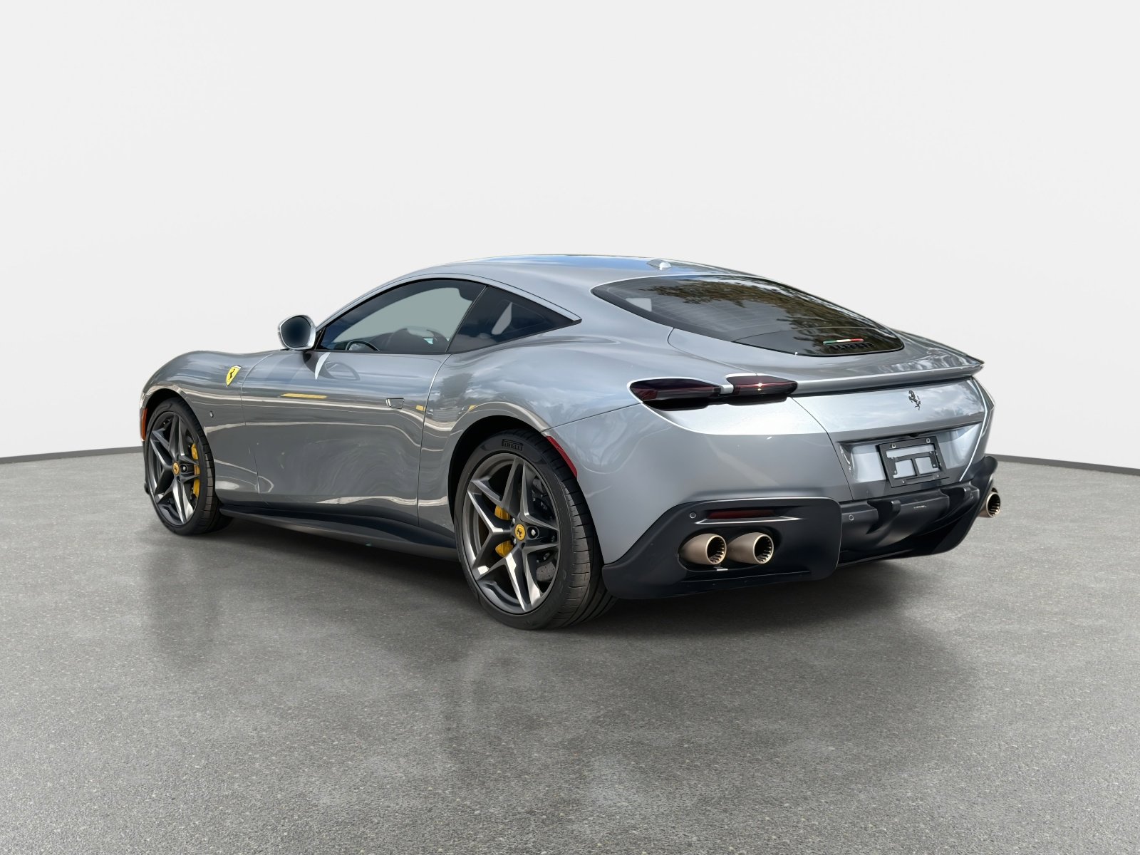 Used 2022 Ferrari Roma image 5