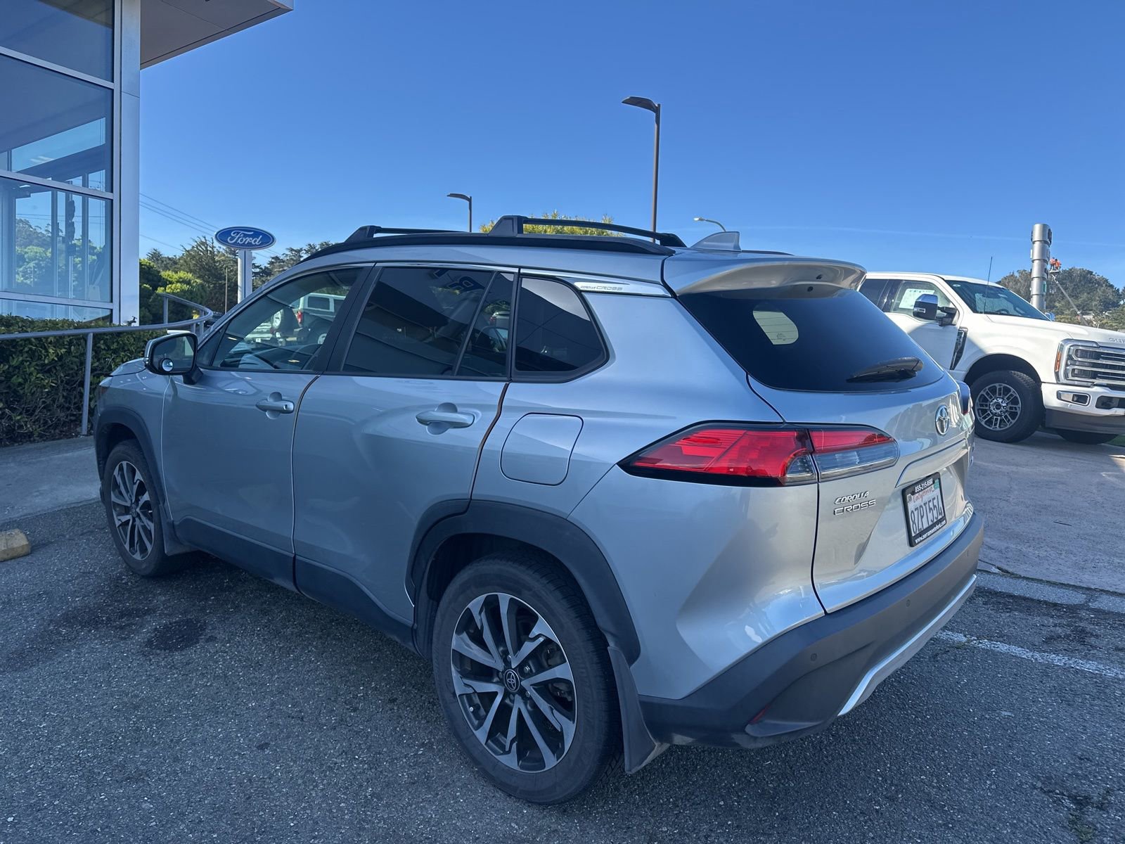 Used 2022 Toyota Corolla Cross XLE w/ Convenience Package AWD/4WD image 4