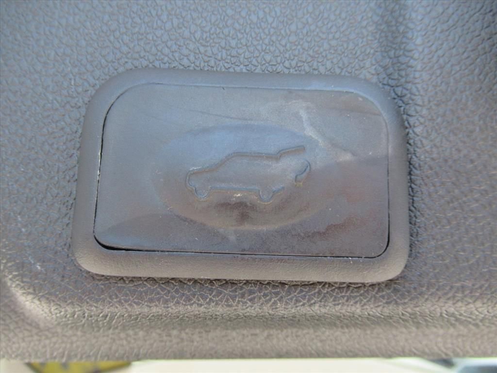 Used 2017 Chevrolet Traverse LT FWD image 35