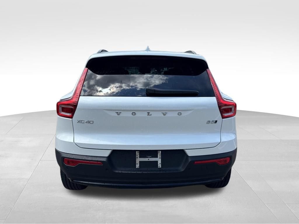 New 2026 Volvo XC40 B5 Core w/ Protection Package Premier AWD/4WD image 5