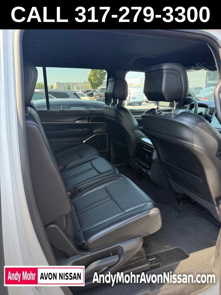 Used 2024 Jeep Wagoneer Series II w/ Flexible Seating Group AWD/4WD image 10