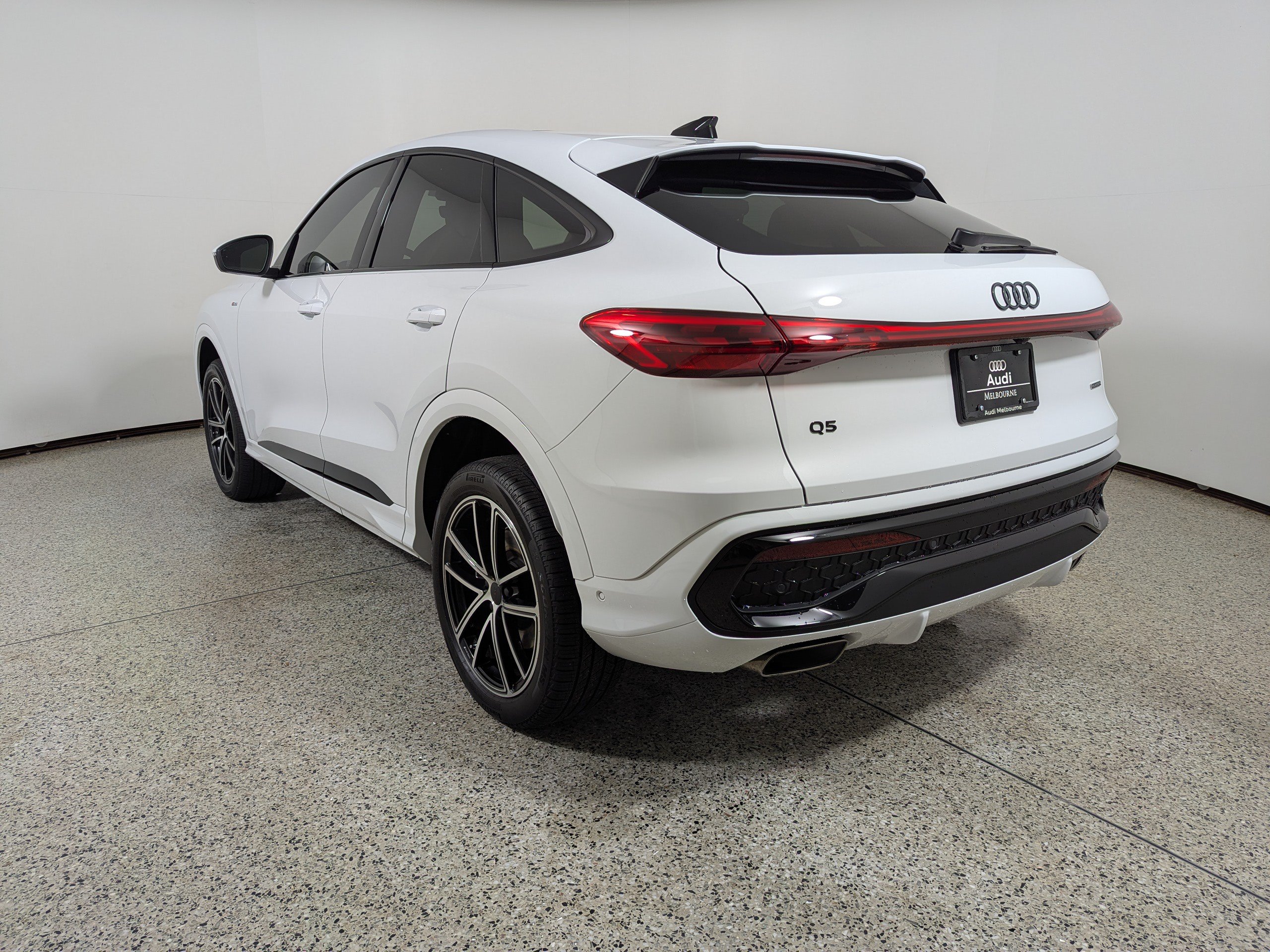 Certified 2026 Audi Q5 Premium Plus AWD/4WD image 6