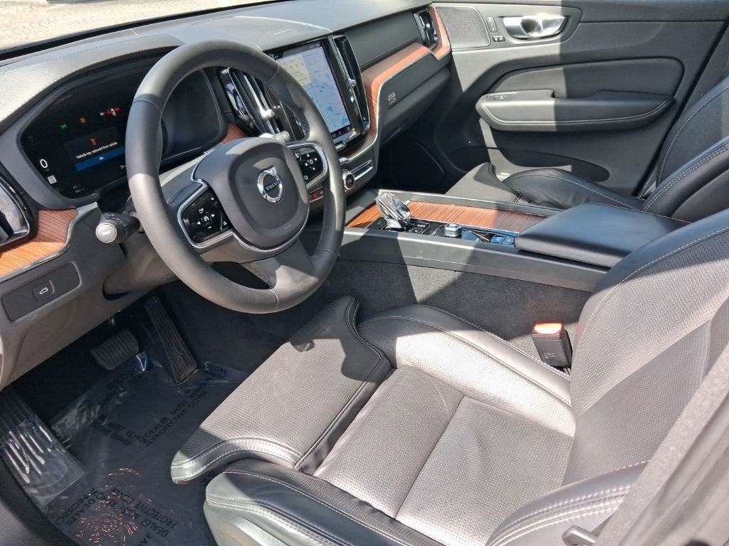 Used 2023 Volvo XC60 B5 Ultimate w/ Climate Package AWD/4WD image 13