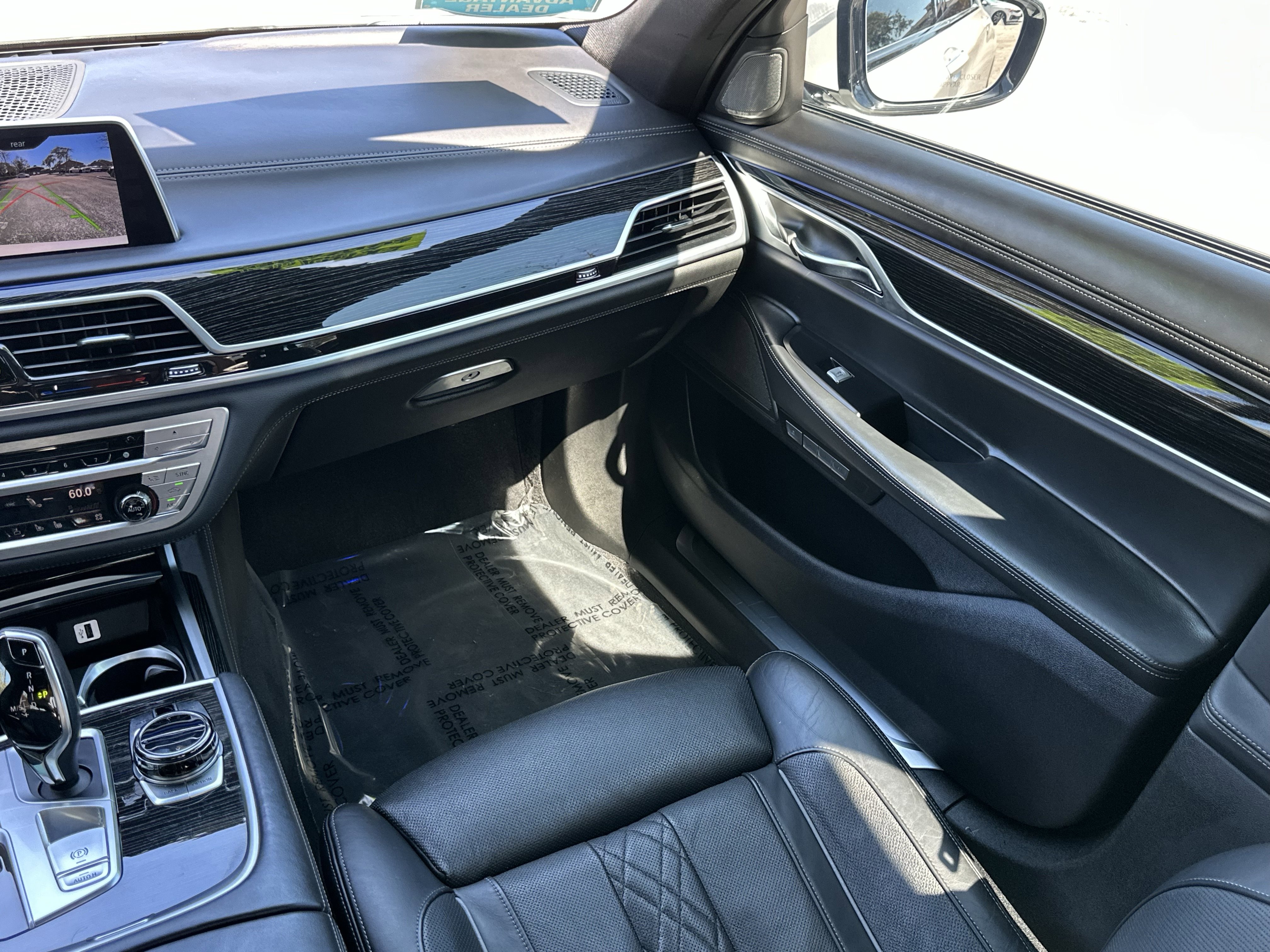 Used 2018 BMW 750i image 17