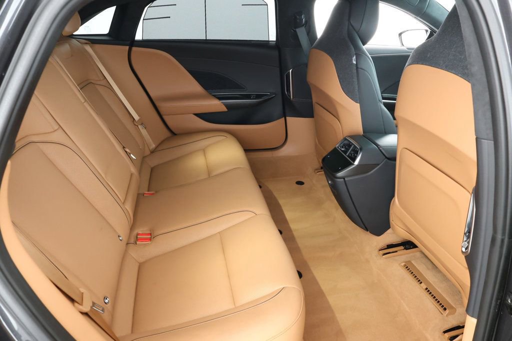 Used 2023 Lucid Air Touring image 25