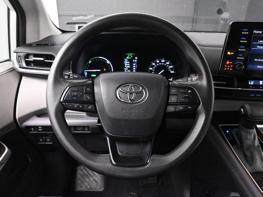 Used 2022 Toyota Sienna LE image 25