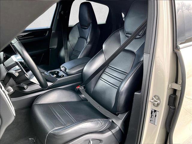 Used 2021 Porsche Cayenne Coupe image 27