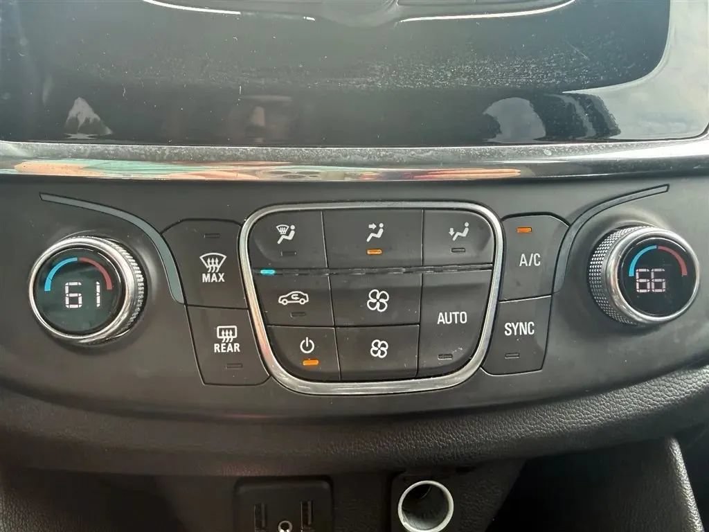 Used 2020 Chevrolet Traverse LS AWD/4WD image 18
