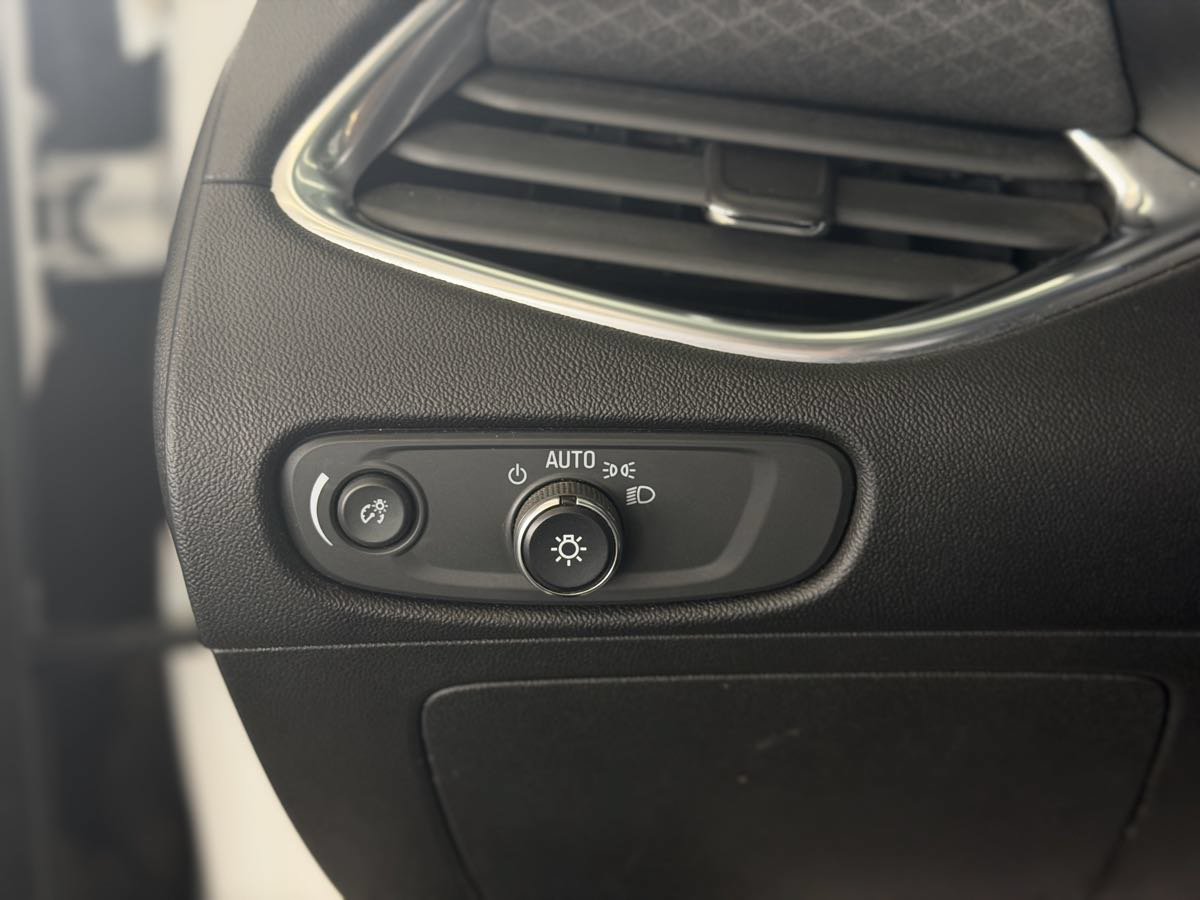 Used 2019 Chevrolet Malibu LT FWD image 48