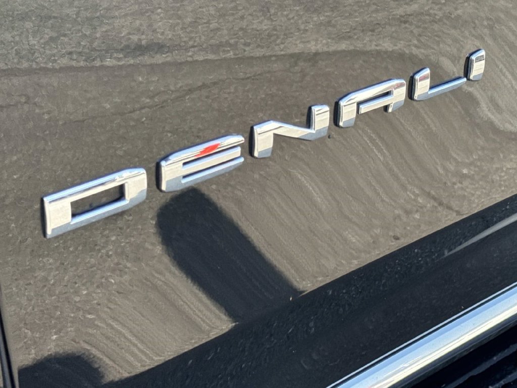 Used 2024 GMC Yukon XL Denali w/ Advanced Technology Package RWD image 6