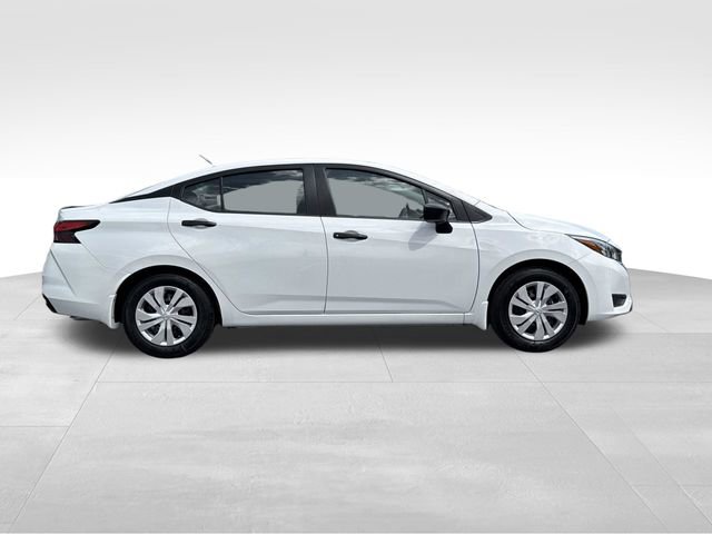 Used 2025 Nissan Versa S image 2