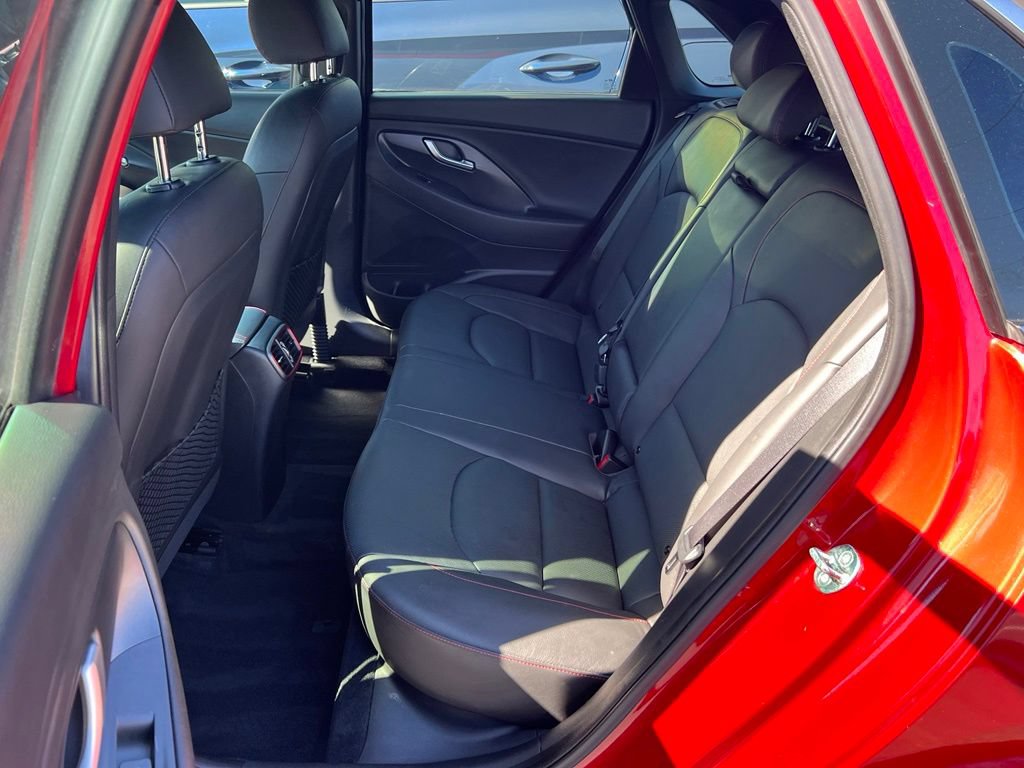 Used 2018 Hyundai Elantra GT Sport FWD image 14