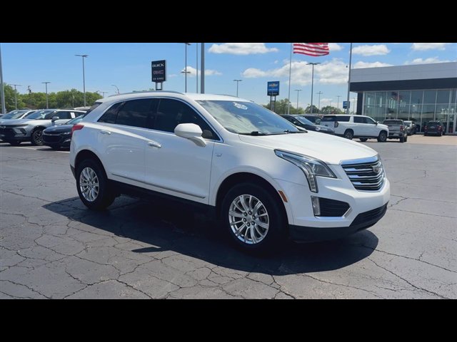 Used 2019 Cadillac XT5 FWD image 2
