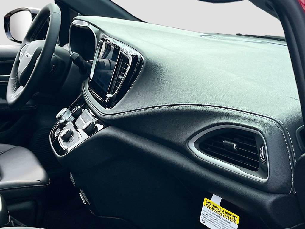 New 2026 Chrysler Pacifica Select FWD image 29