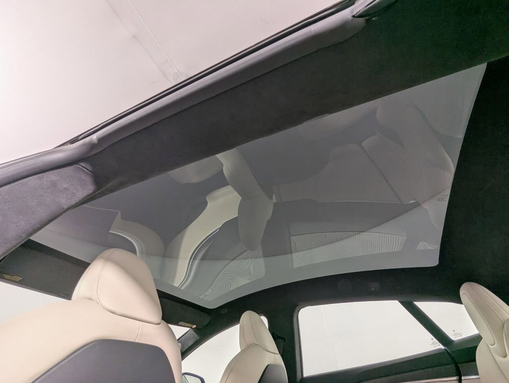 Used 2021 Tesla Model S Plaid image 11