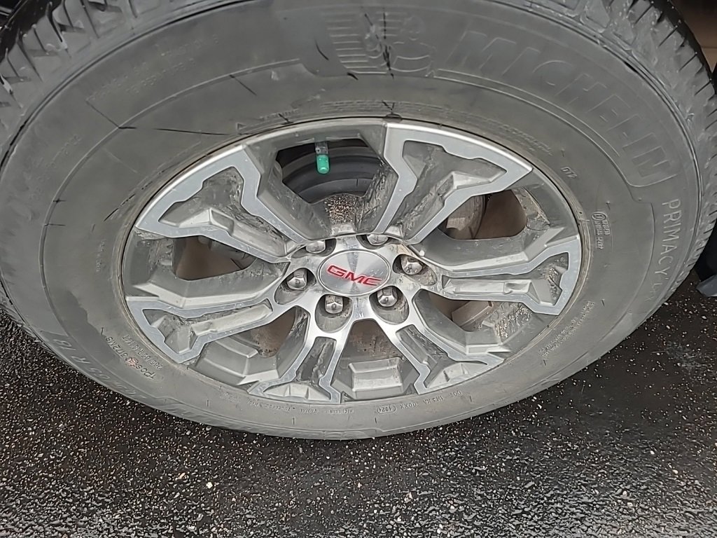 Certified 2025 GMC Sierra 1500 SLT image 9