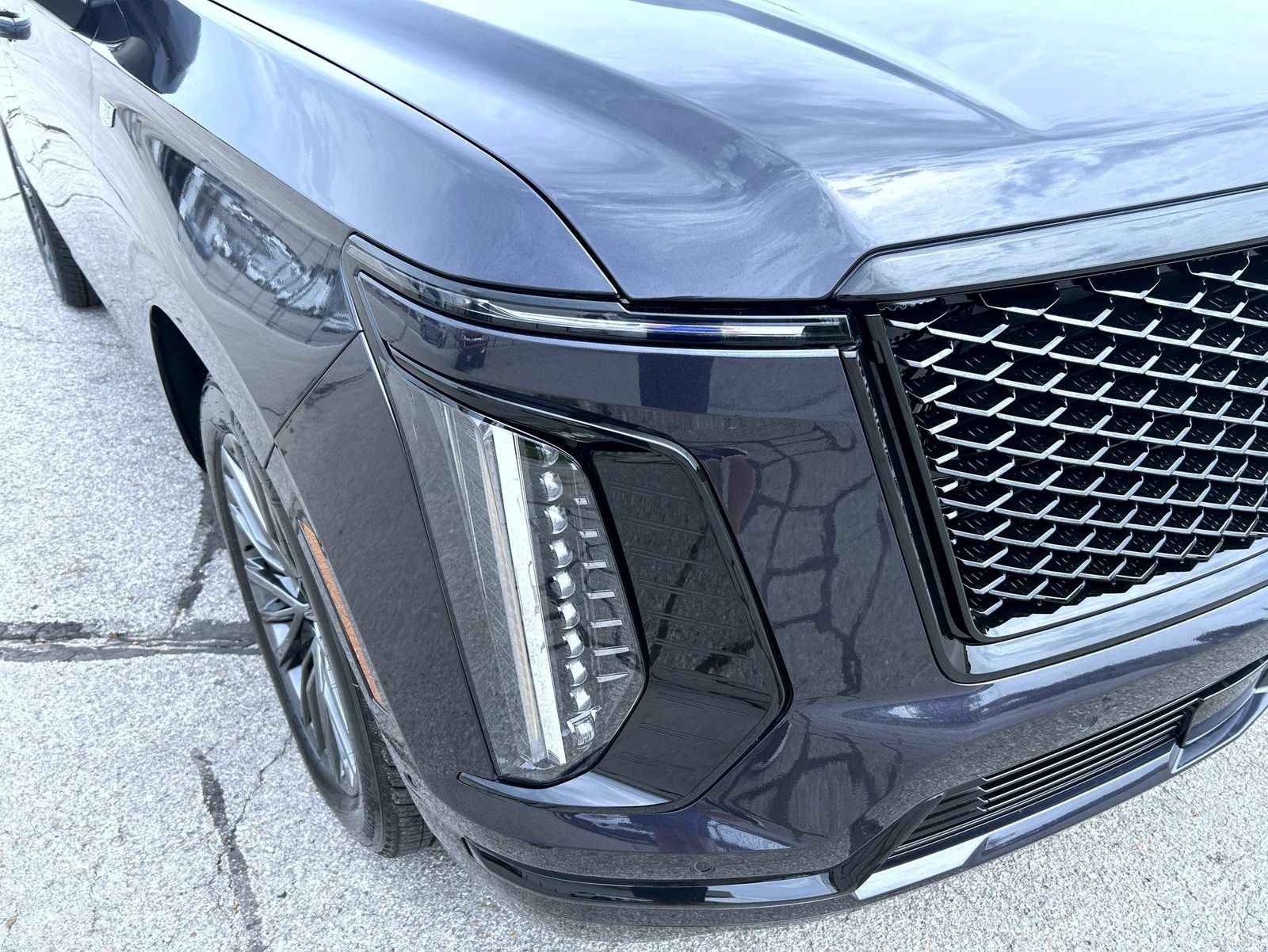Used 2025 Cadillac Escalade Sport Platinum AWD/4WD image 10