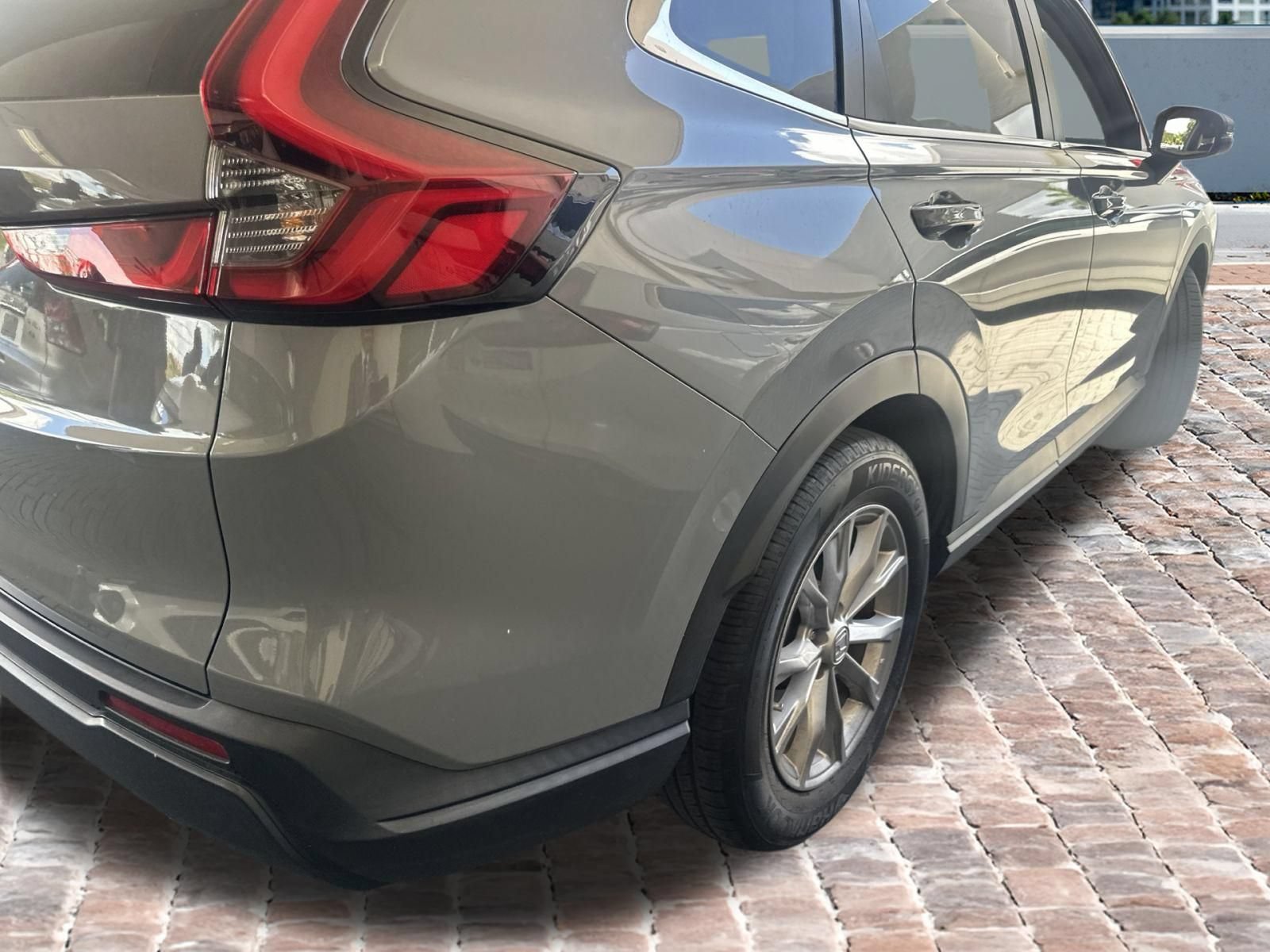 Used 2023 Honda CR-V EX image 7
