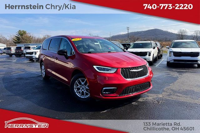 Used 2024 Chrysler Pacifica Touring-L