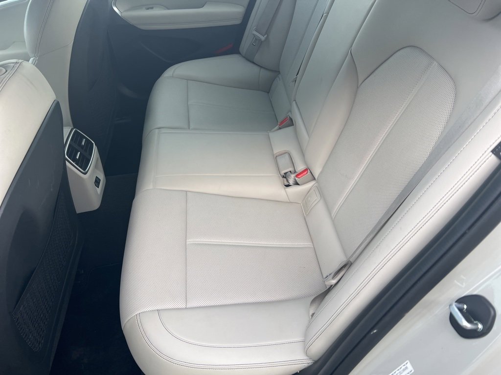 Used 2025 Genesis G70 2.5T image 11