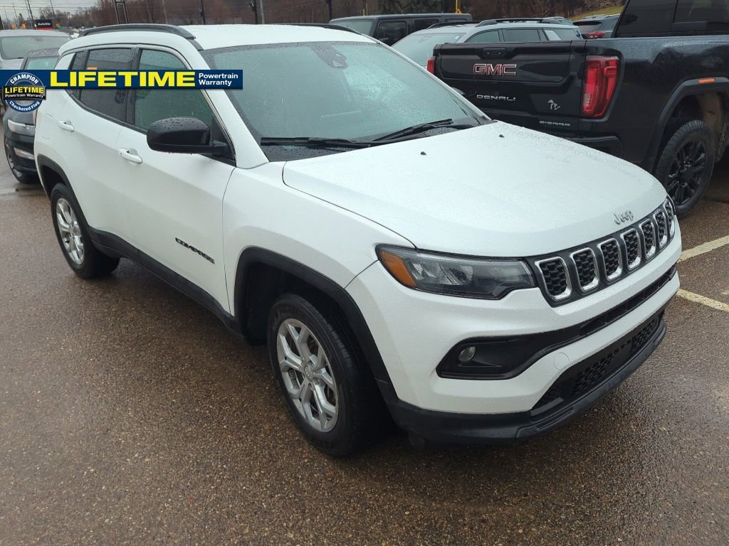 Used 2024 Jeep Compass Latitude AWD/4WD image 3