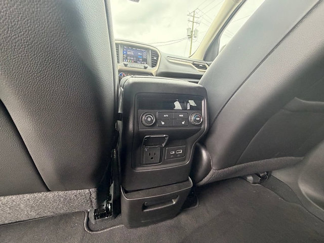 Used 2023 GMC Acadia Denali w/ Denali Technology Package AWD/4WD image 14