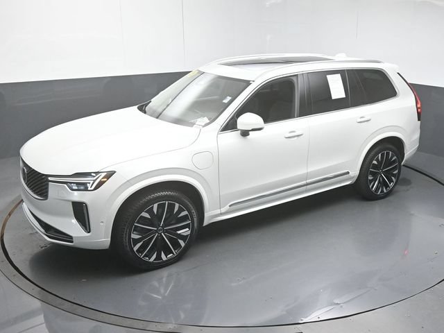 Used 2026 Volvo XC90 T8 Plus w/ Protection Package Premier AWD/4WD image 46