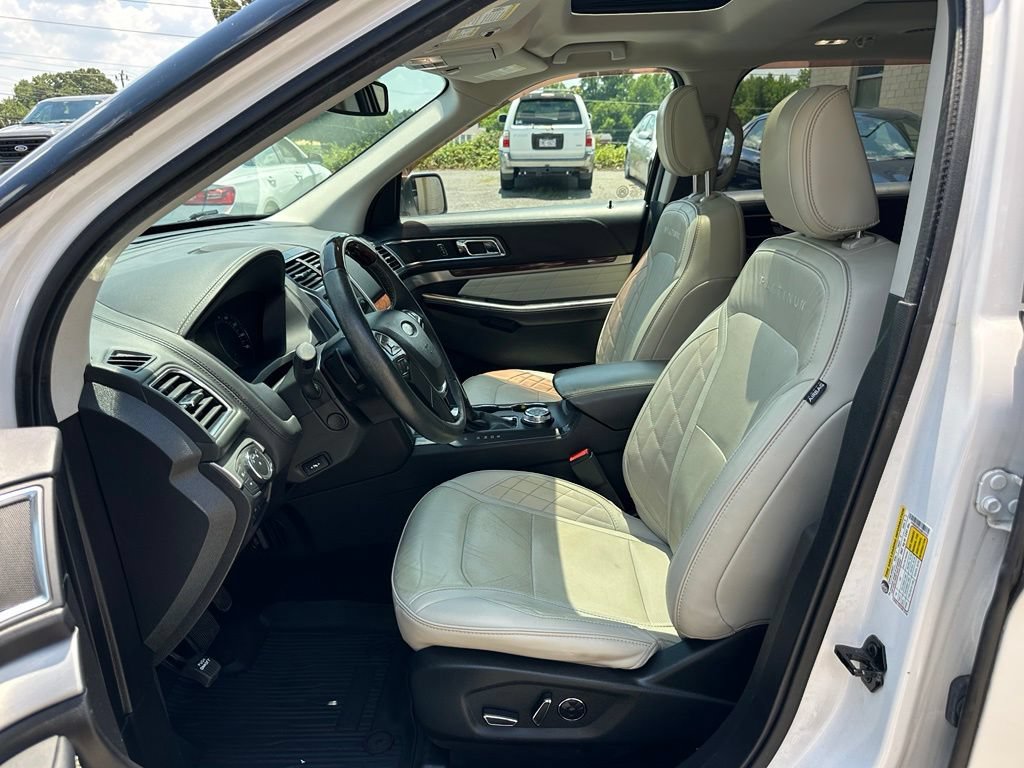 Used 2018 Ford Explorer Platinum AWD/4WD image 13