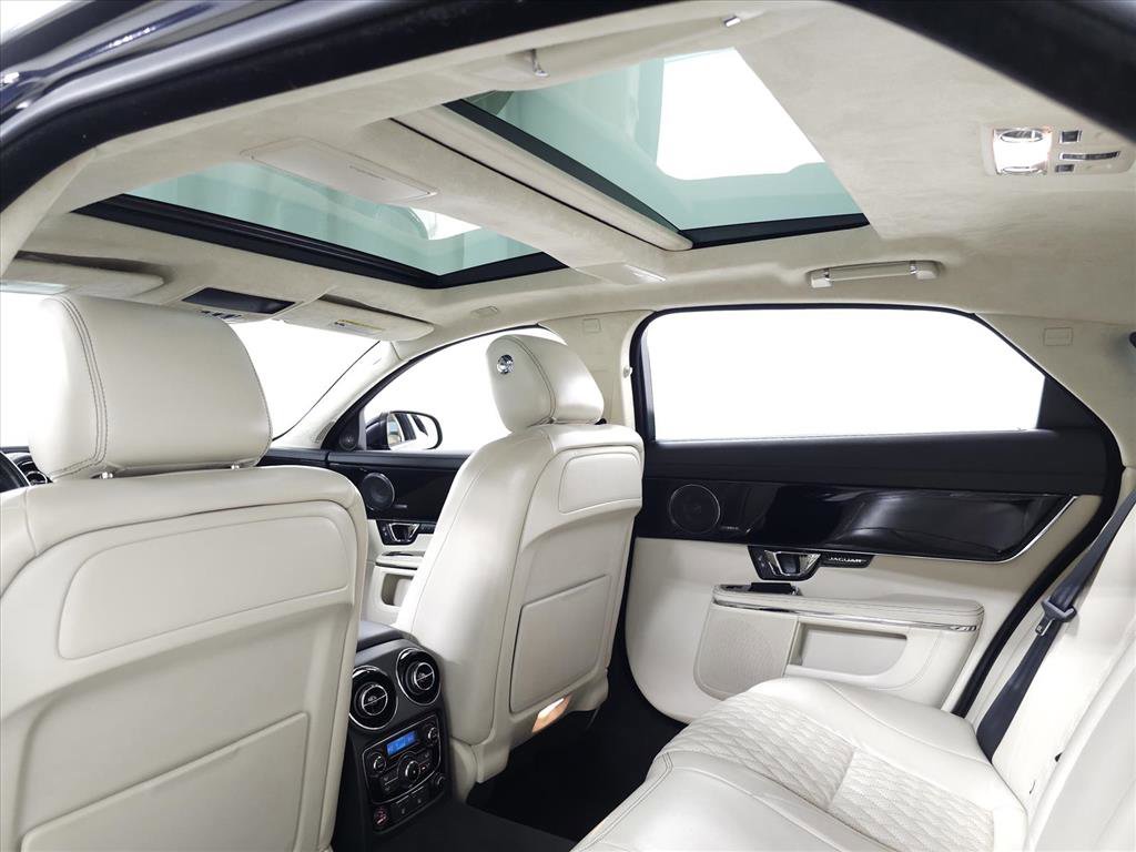 Used 2016 Jaguar XJ L Portfolio image 34