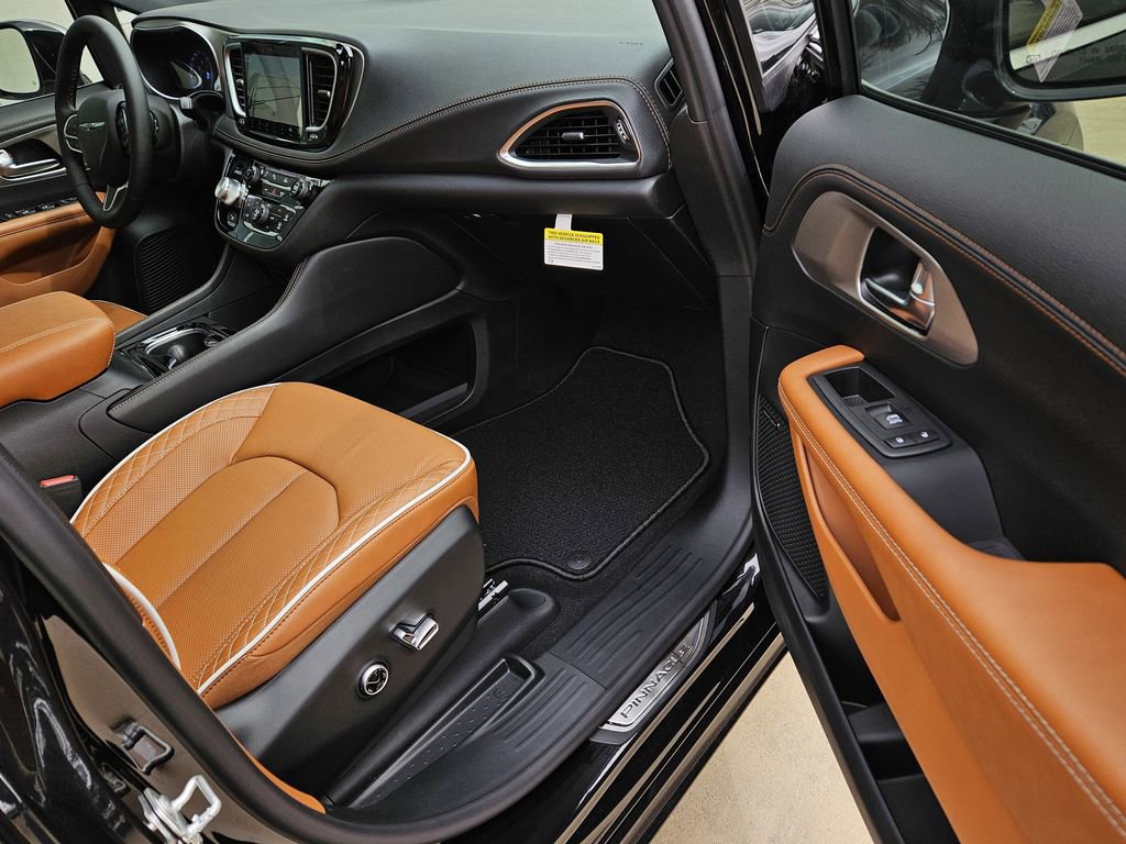 New 2026 Chrysler Pacifica Pinnacle FWD image 9