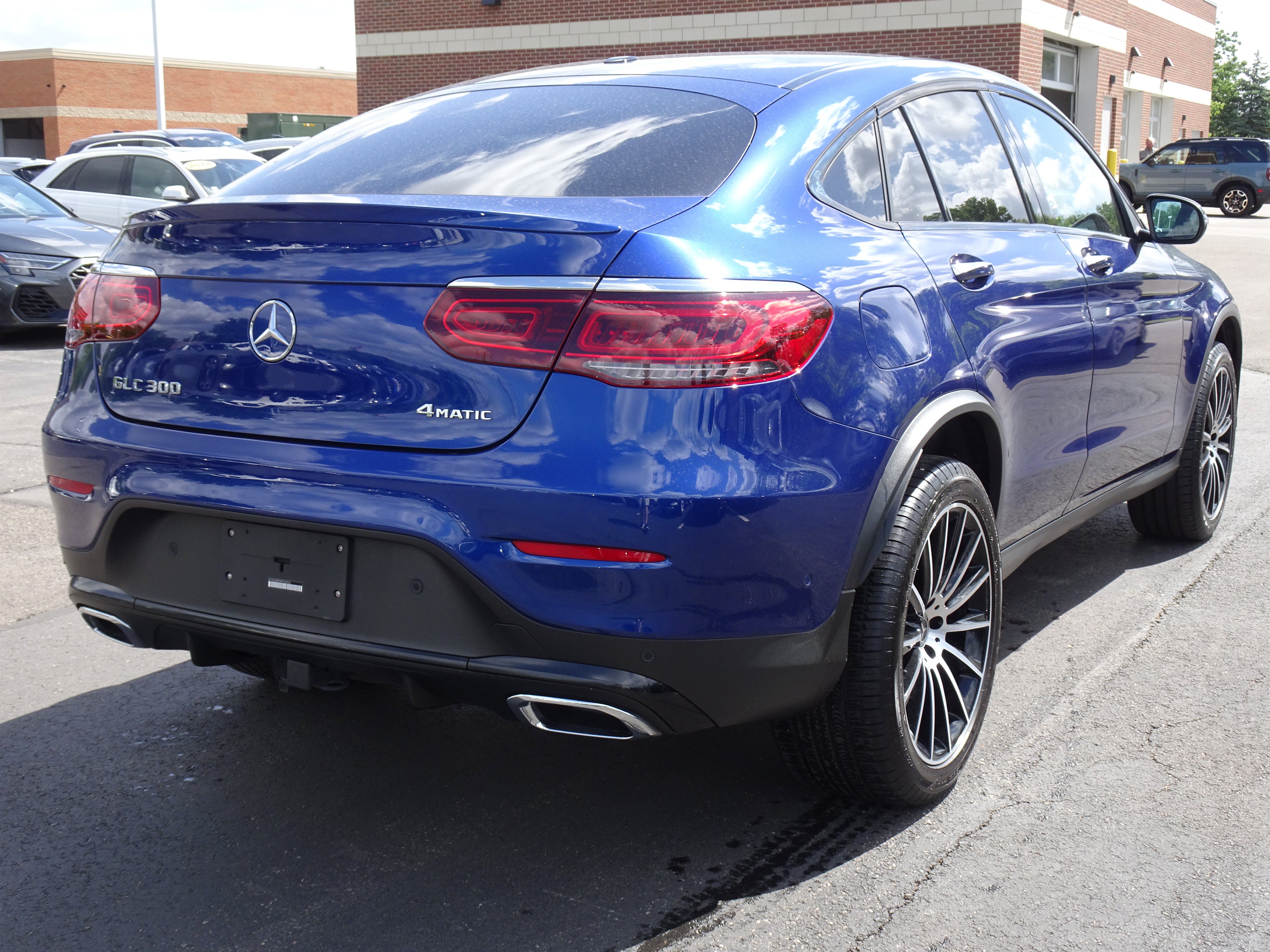 Used 2021 Mercedes-Benz GLC 300 4MATIC Coupe image 5
