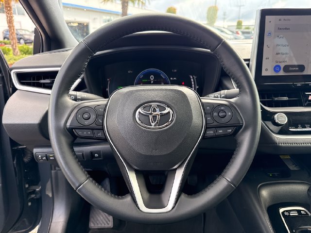 Used 2025 Toyota Corolla SE w/ SE Premium Package FWD image 12