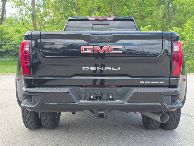 New 2026 GMC Sierra 3500 Denali w/ Denali Reserve Package AWD/4WD image 16
