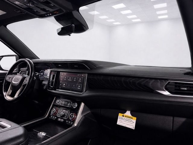 Used 2023 GMC Yukon Denali w/ Advanced Technology Package AWD/4WD image 32
