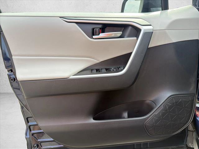 Used 2025 Toyota RAV4 XLE w/ Convenience Package AWD/4WD image 11