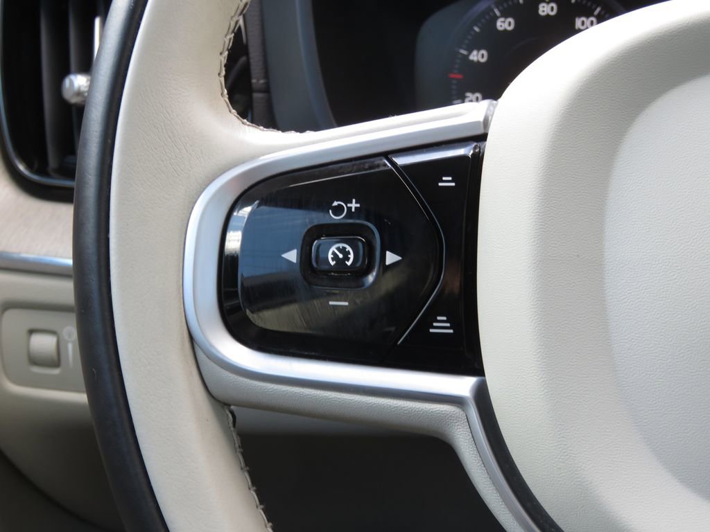 Used 2021 Volvo XC60 T8 Inscription w/ Advanced Package AWD/4WD image 22