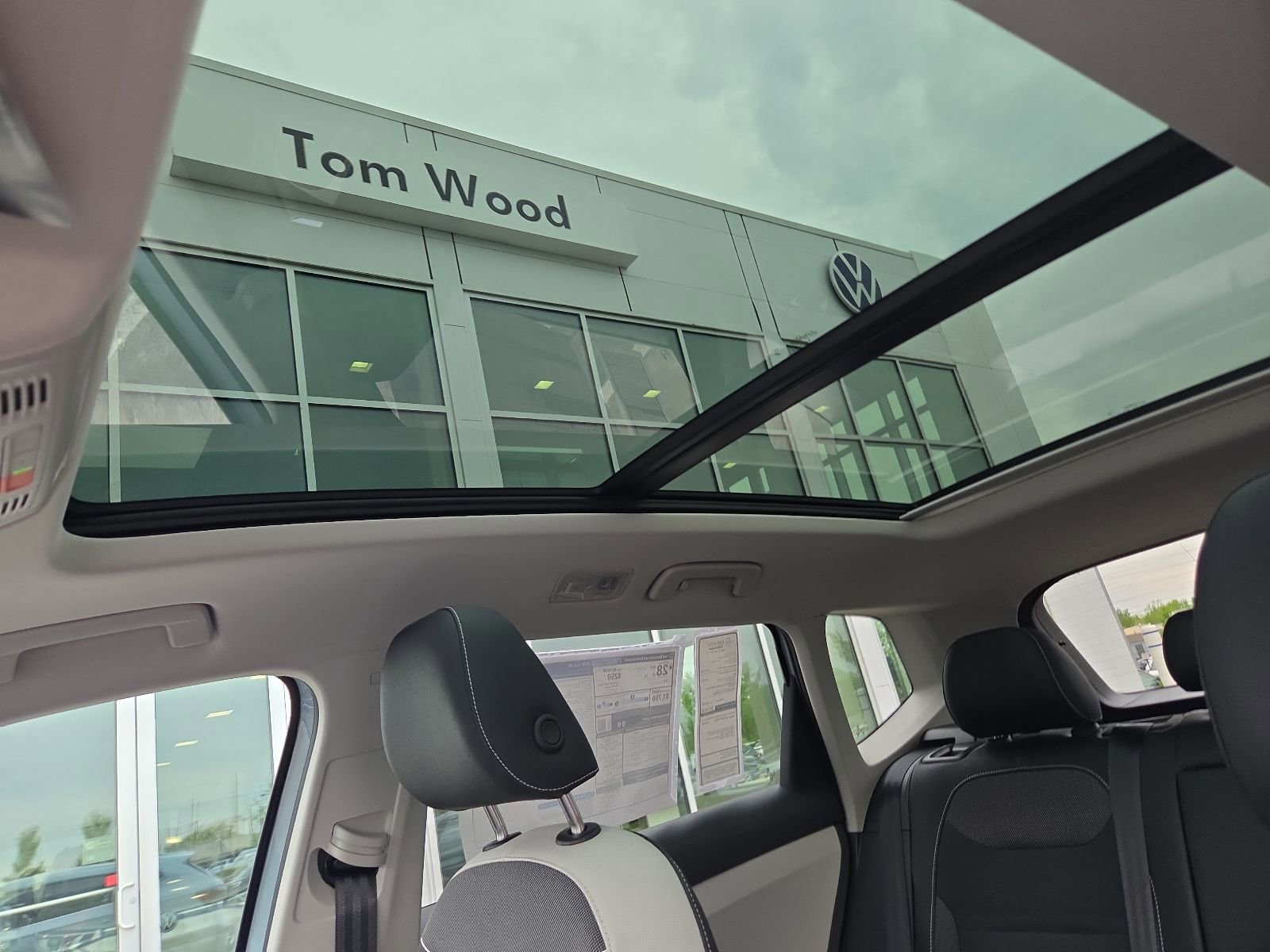 New 2026 Volkswagen Taos SE AWD/4WD image 17