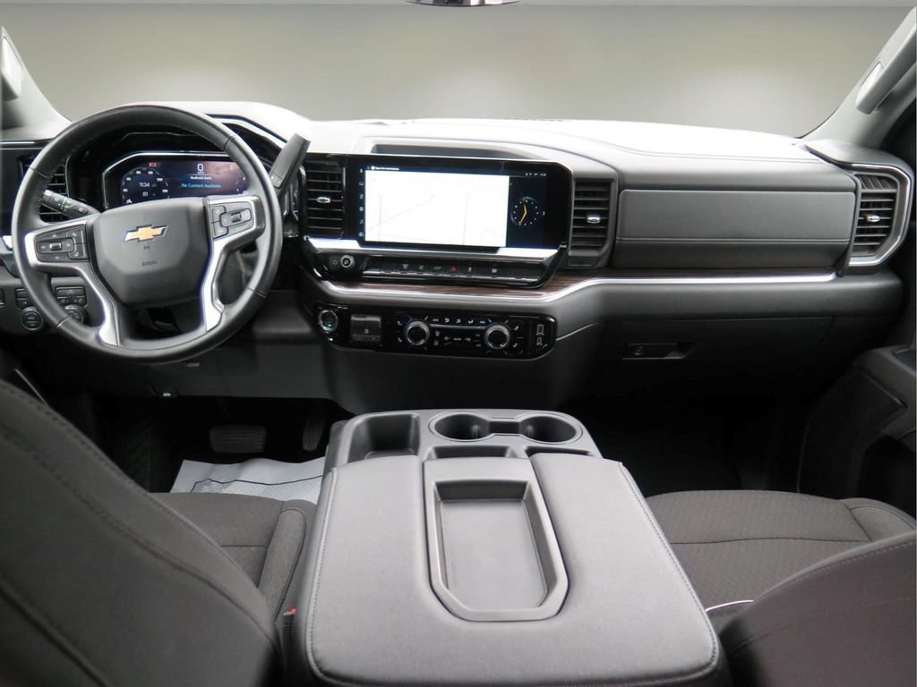 Used 2025 Chevrolet Silverado 2500 LT w/ Convenience Package AWD/4WD image 22