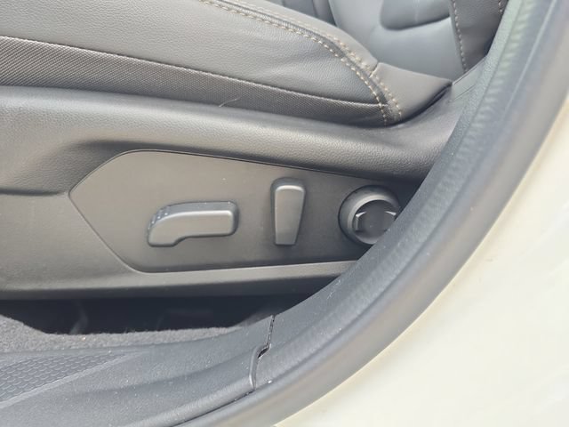 Used 2026 Subaru Outback Limited AWD/4WD image 15
