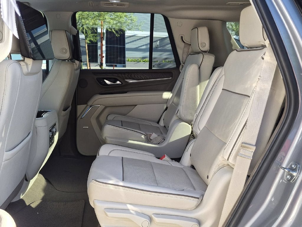 Used 2023 GMC Yukon Denali AWD/4WD image 30